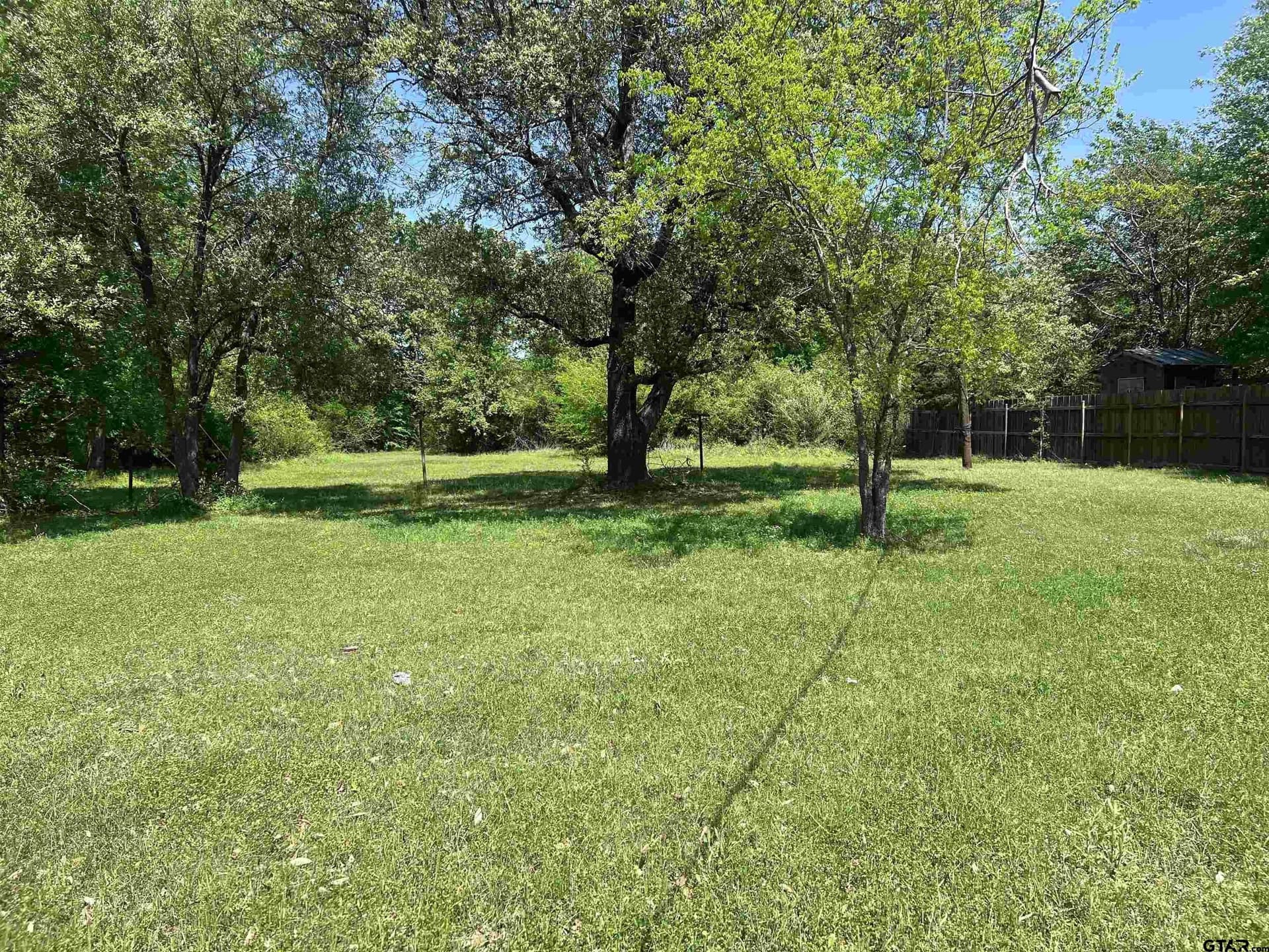 1.28 acres in Van Zandt County