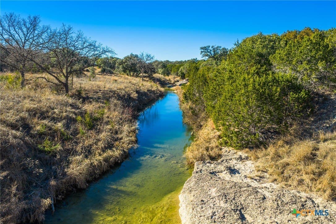 155 acres in Lampasas County