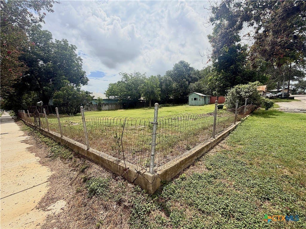 0.32 acres in Comal County gallery image 2