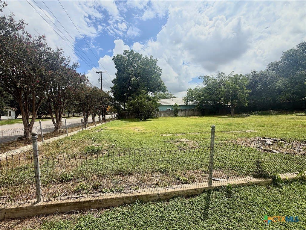 0.32 acres in Comal County gallery image 3