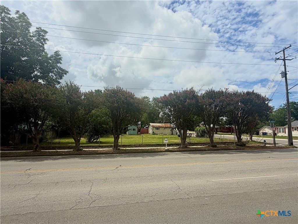 0.32 acres in Comal County - photo 7