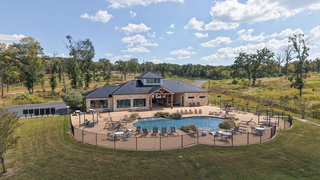 4.03 acres in Henderson County gallery image 4