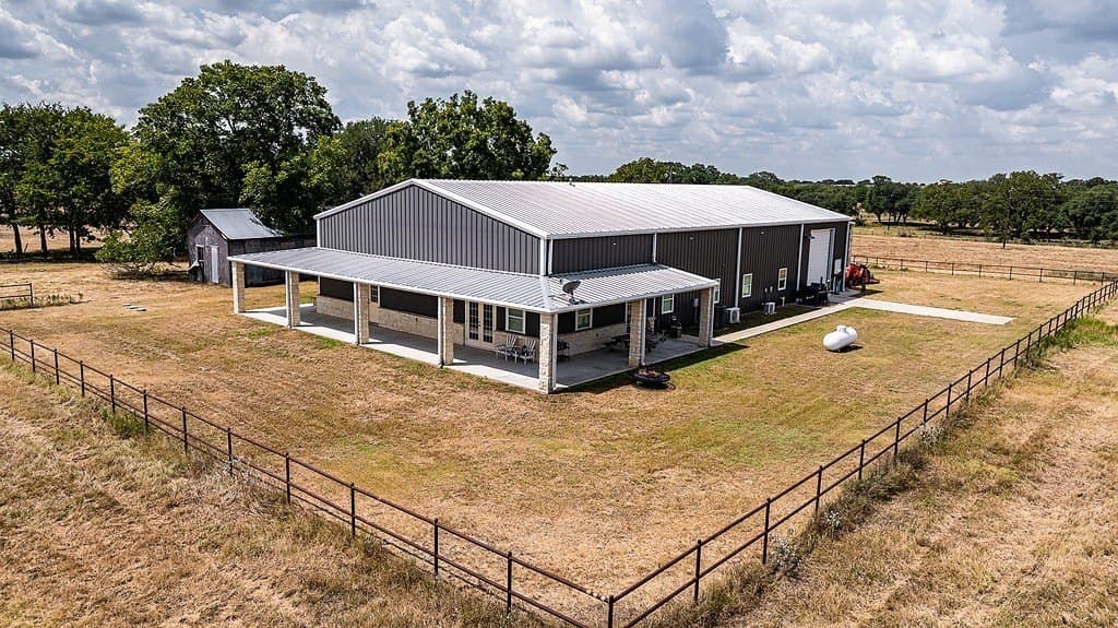 55.37 acres in Lavaca County