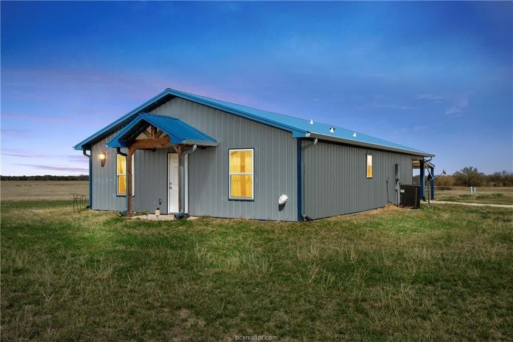16 acres in Falls County