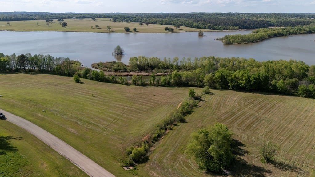3.08 acres in Henderson County gallery image 2