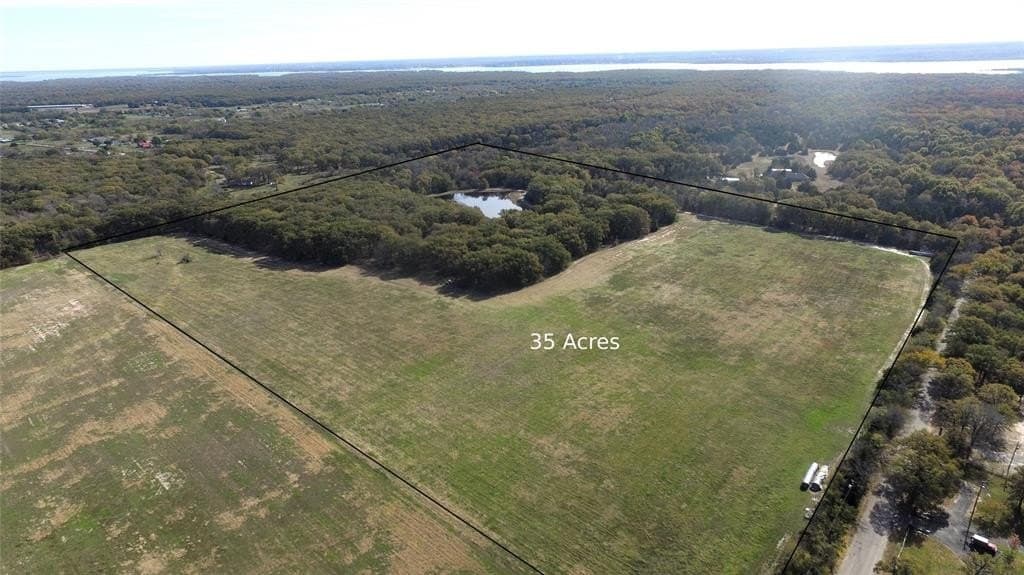 35 acres in Hunt County