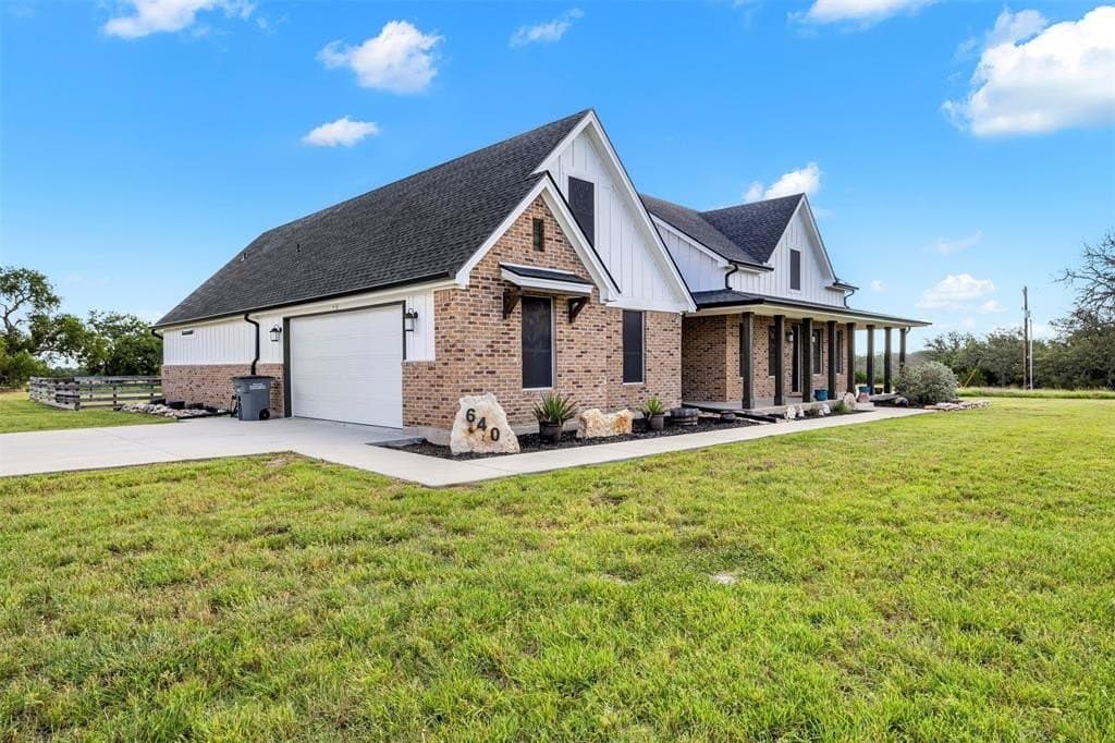 10 acres in Burnet County gallery image 3