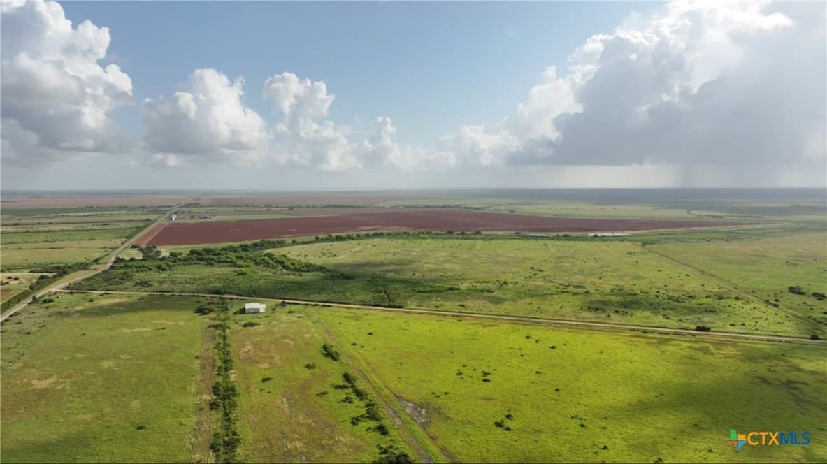 1,088.76 acres in Calhoun County - photo 10