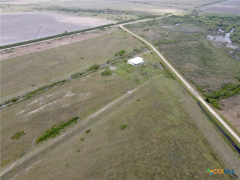1,088.76 acres in Calhoun County - photo 30