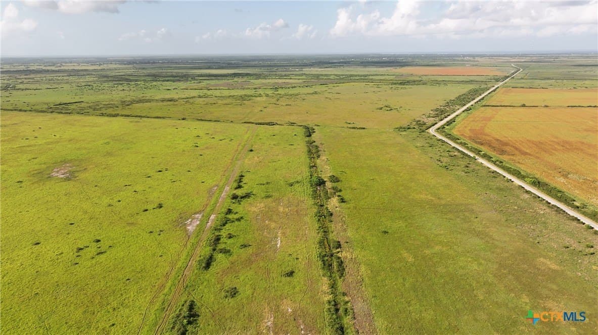 1,088.76 acres in Calhoun County - photo 9