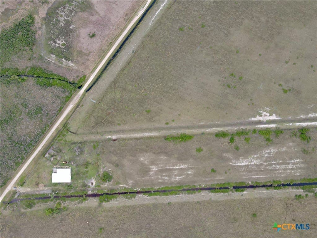 1,088.76 acres in Calhoun County - photo 7