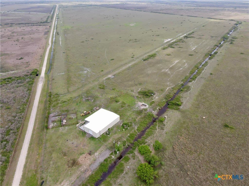 1,088.76 acres in Calhoun County - photo 25