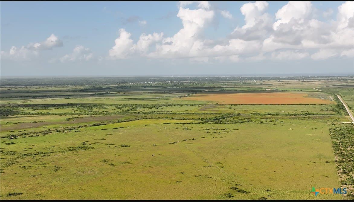 1,088.76 acres in Calhoun County - photo 11