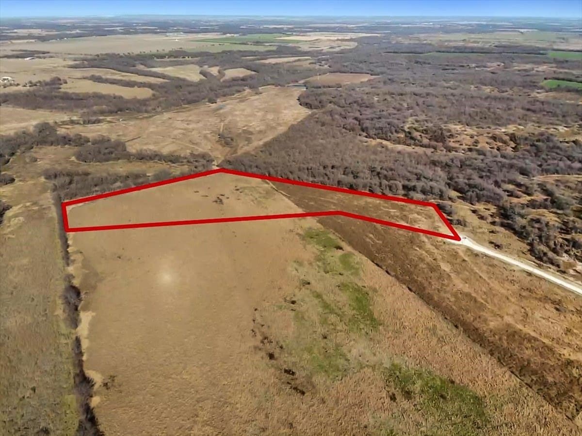 10.37 acres in Hill County