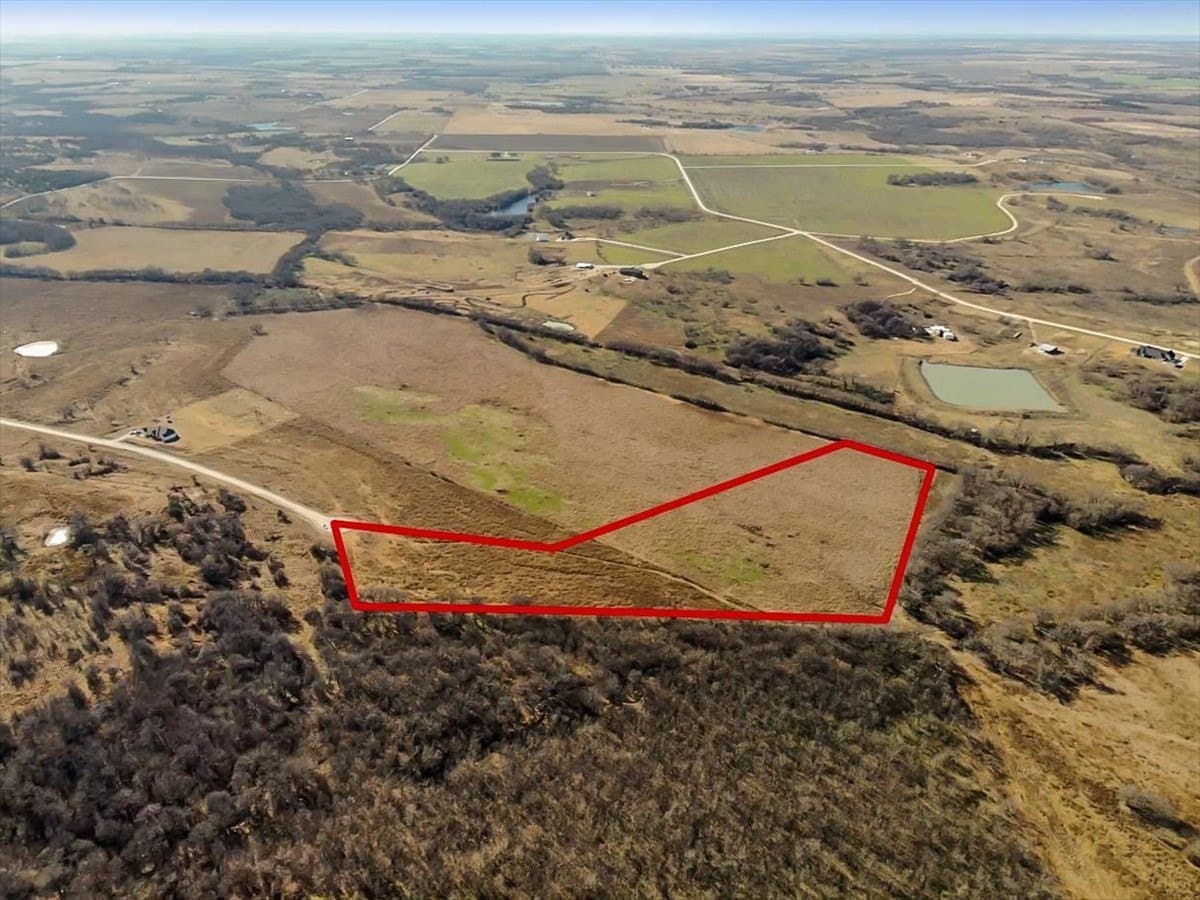 10.37 acres in Hill County - photo 7