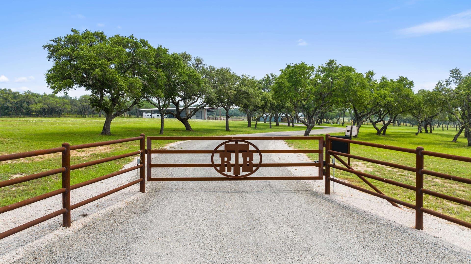 134 acres in Blanco County gallery image 2