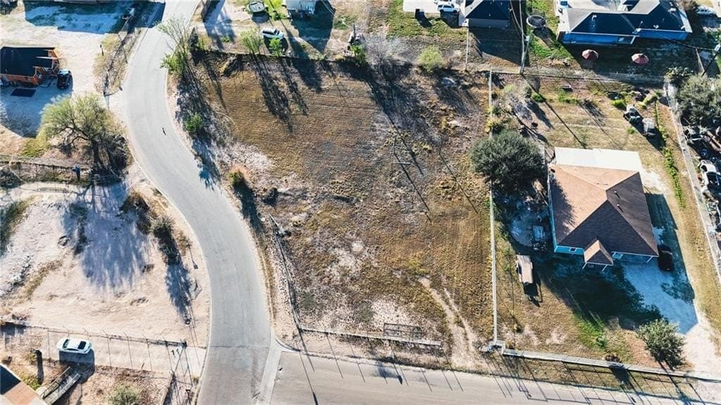 0.7 acres in Hidalgo County gallery image 2