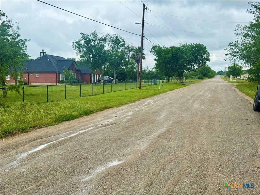 1.28 acres in Hays County - photo 5