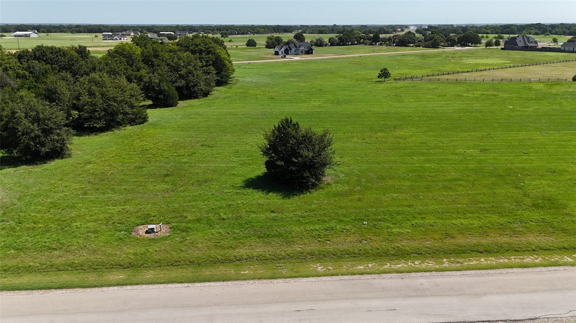 1 acres in Navarro County gallery image 2
