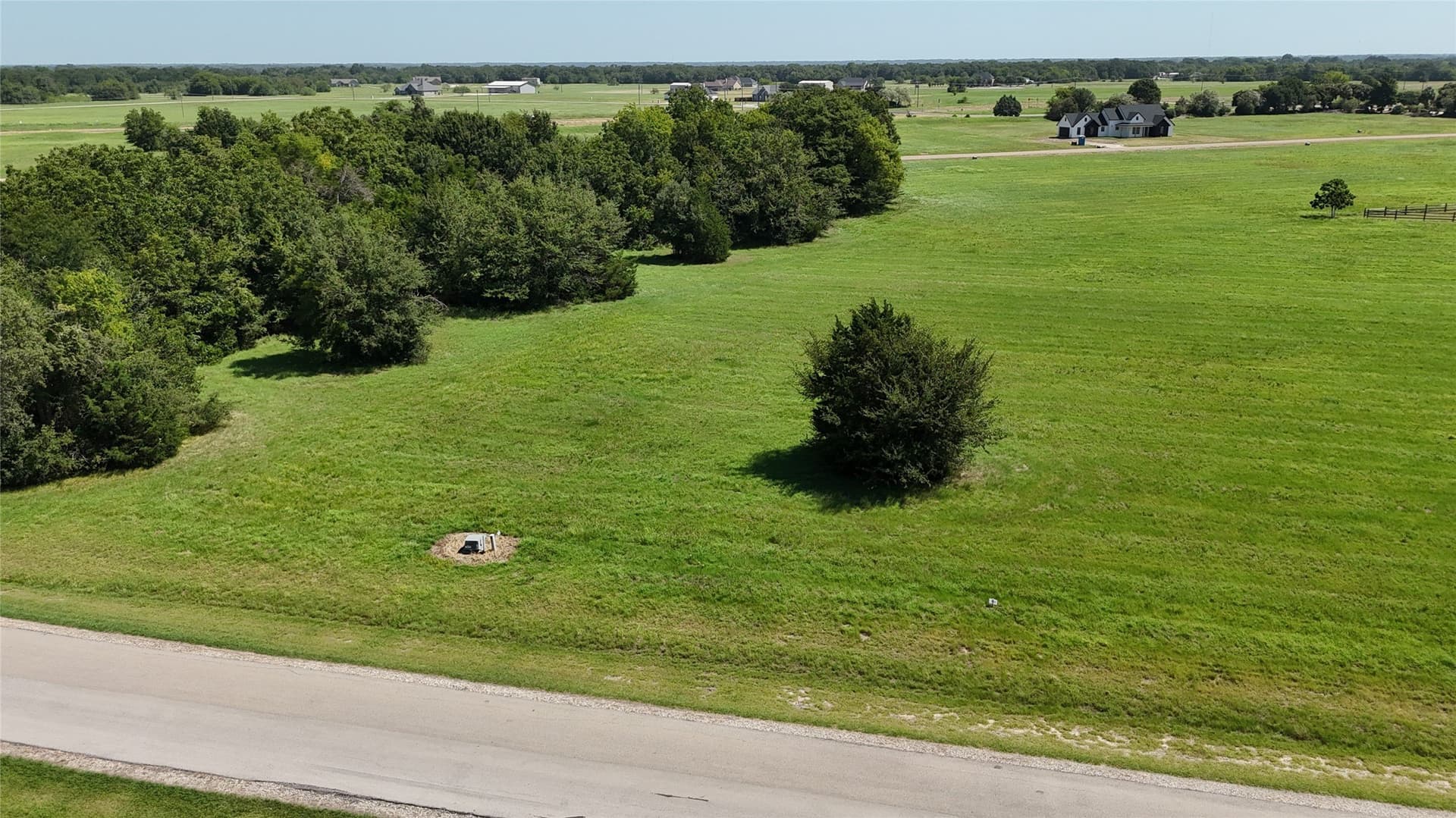 1 acres in Navarro County gallery image 3