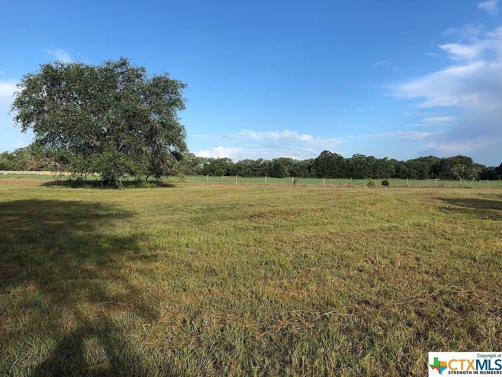 1 acres in Lavaca County
