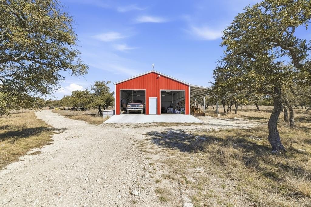 10.39 acres in Kerr County - photo 25