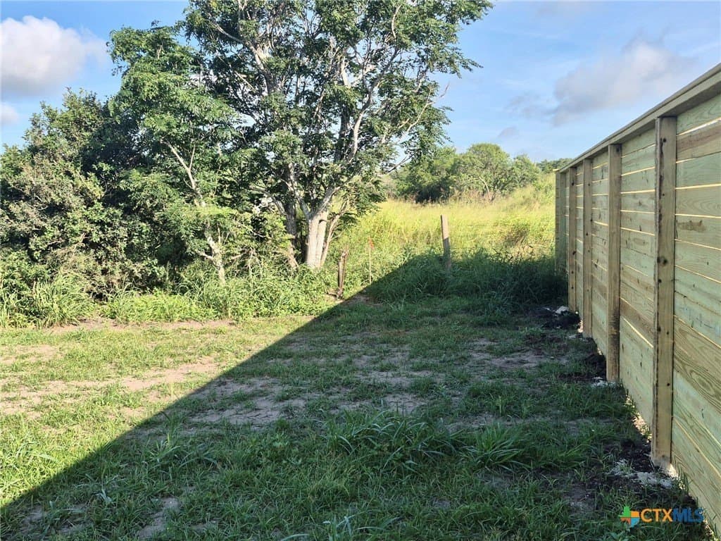 0.31 acres in DeWitt County - photo 3