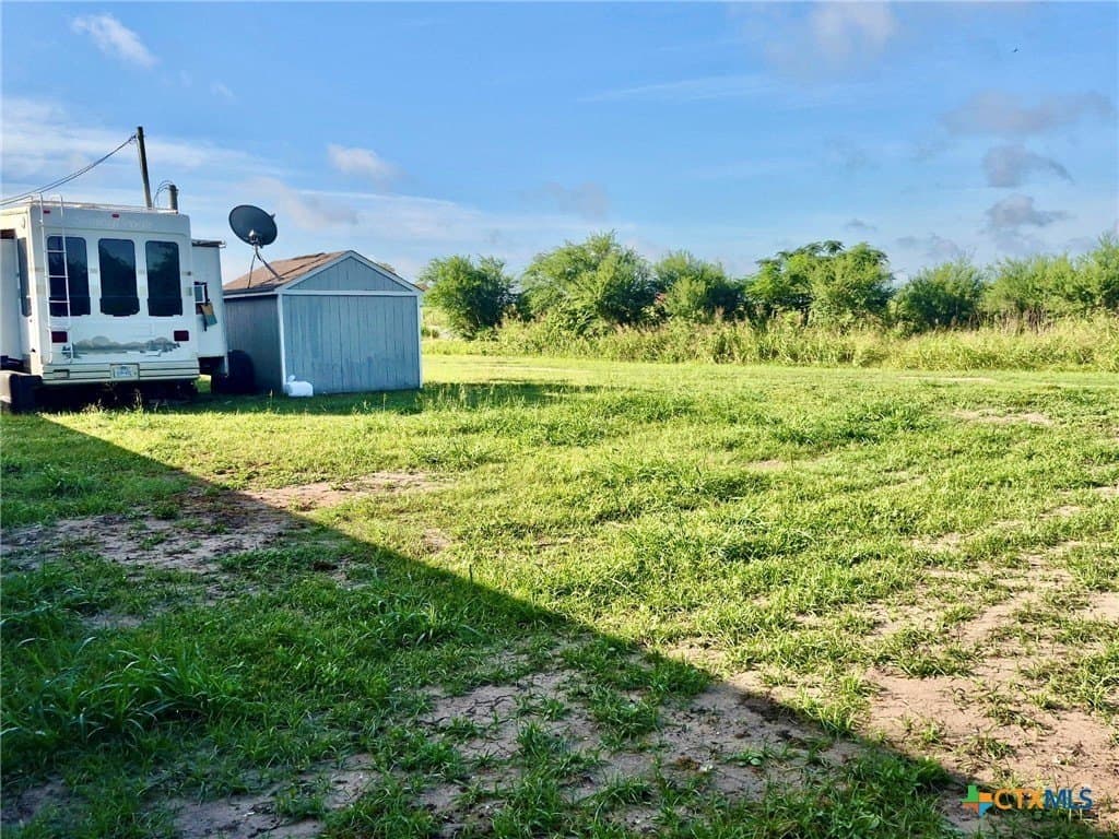 0.31 acres in DeWitt County gallery image 2