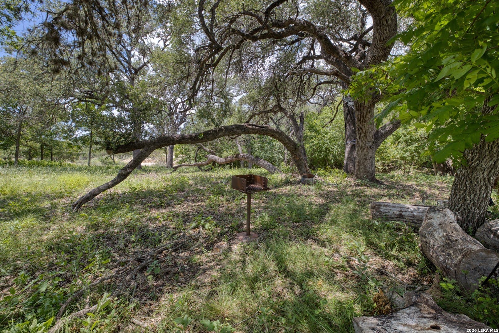 6.44 acres in Edwards County gallery image 3