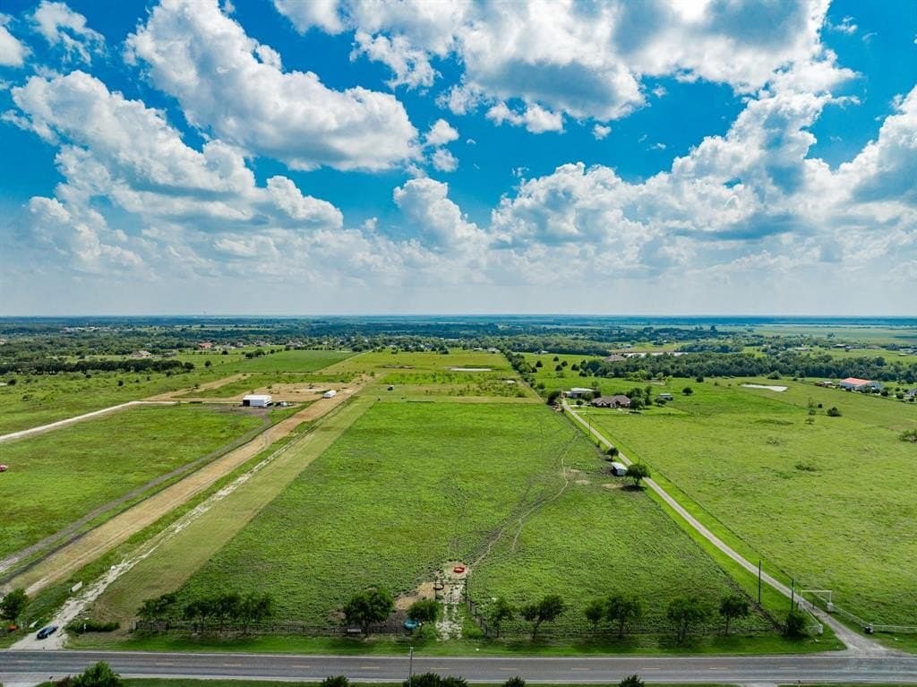 10.1 acres in Kaufman County