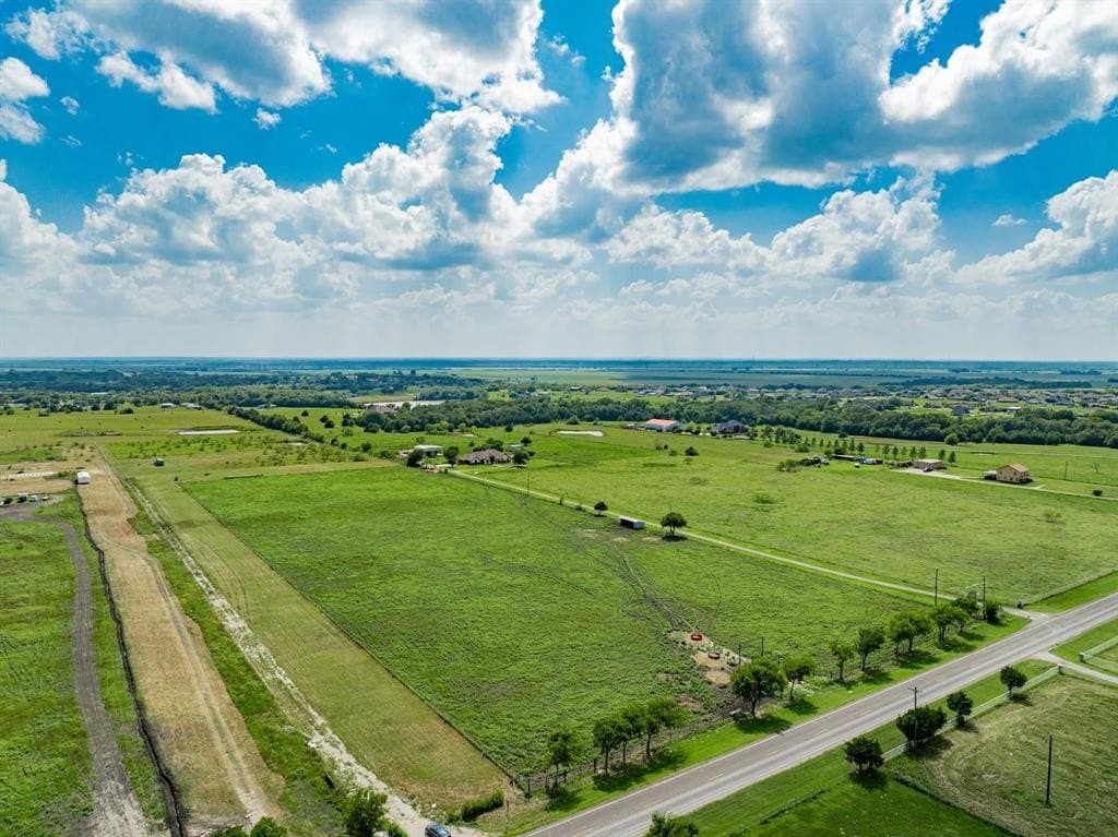 10.1 acres in Kaufman County gallery image 3