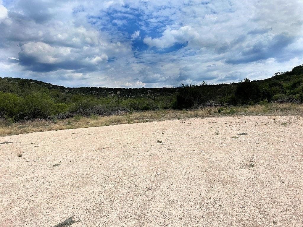 120.88 acres in Edwards County gallery image 3