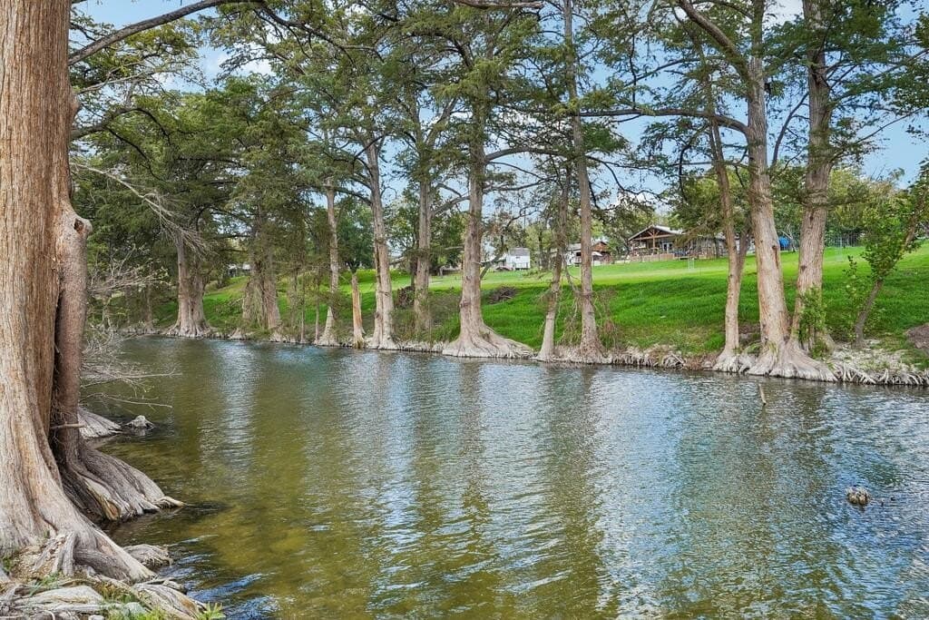 3.79 acres in Kerr County - photo 2