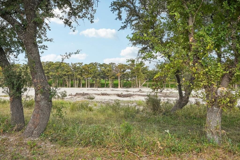 3.79 acres in Kerr County - photo 6