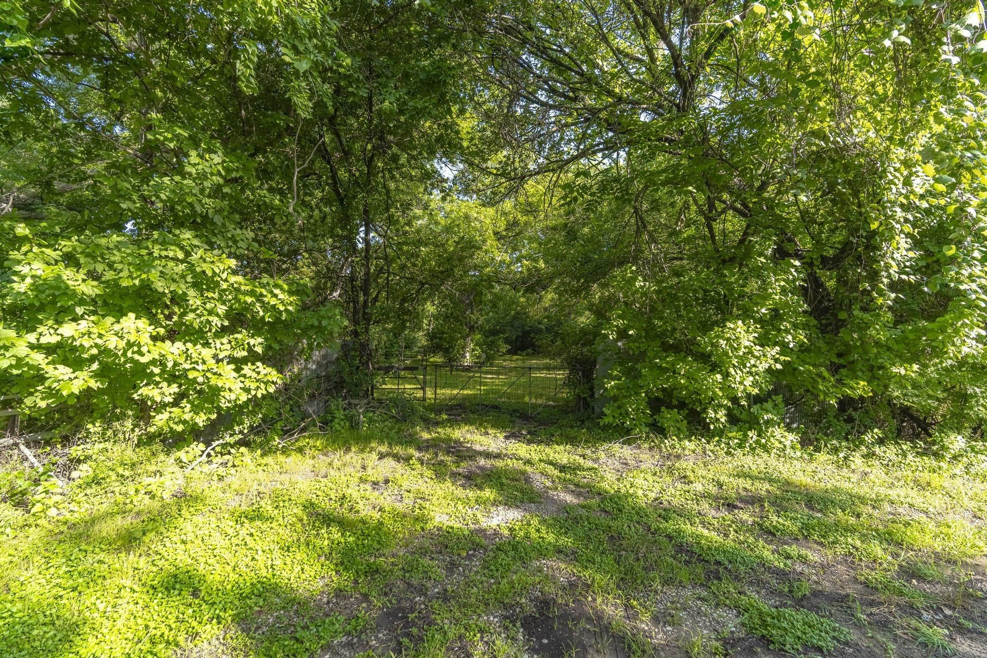 1.47 acres in Tarrant County featured view