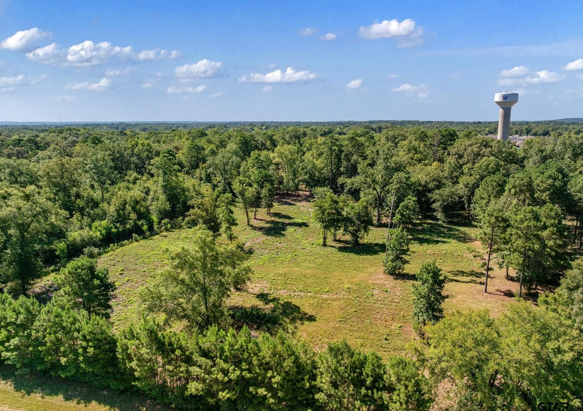 27.35 acres in Smith County