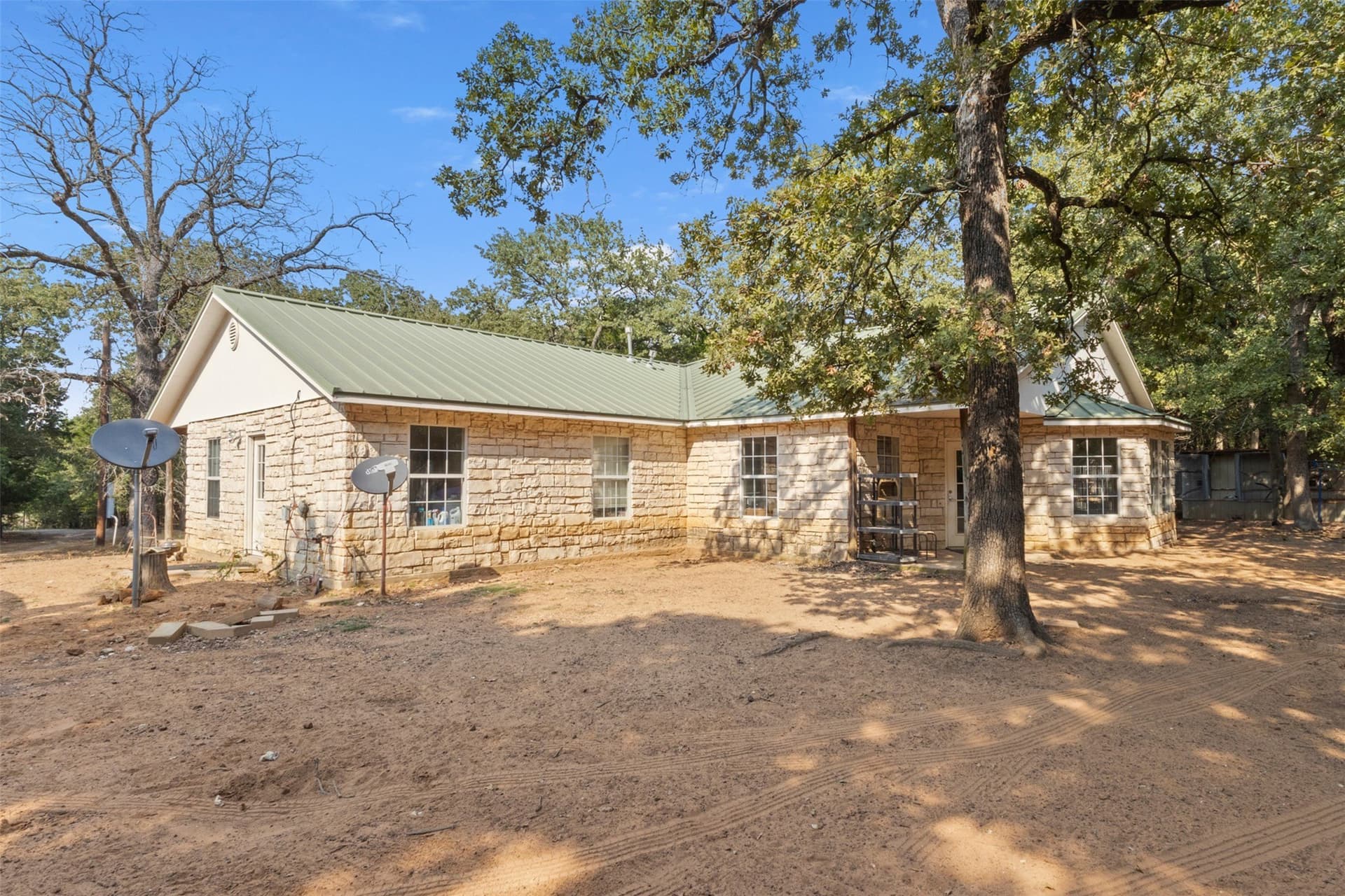 10.48 acres in Cooke County - photo 6