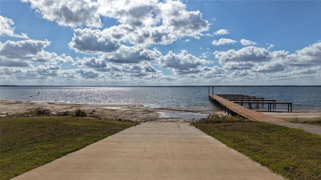 0.73 acres in Kaufman County - photo 17
