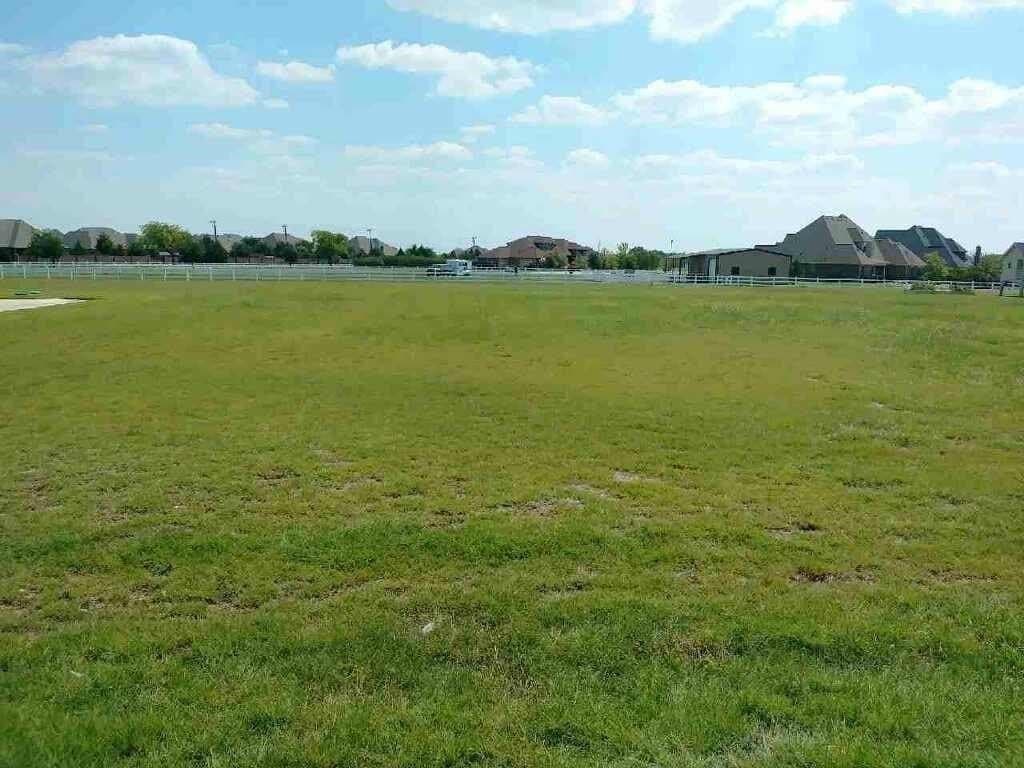 1 acres in Tarrant County