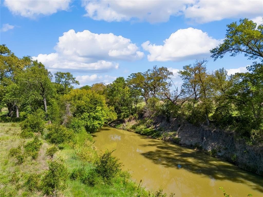 11.42 acres in McLennan County gallery image 4