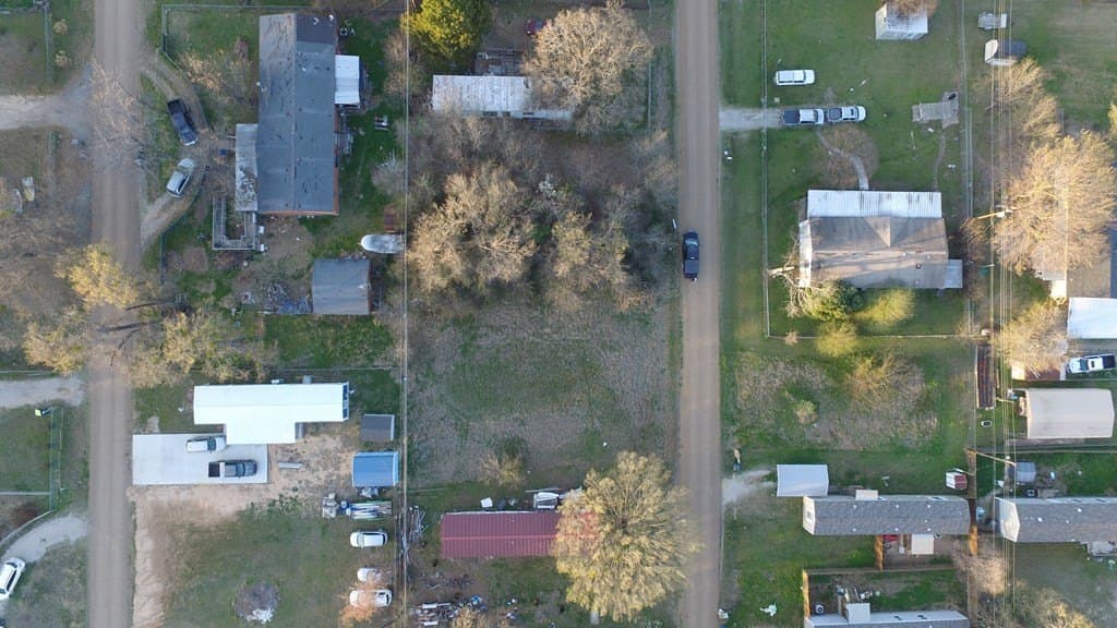 0.11 acres in Henderson County - photo 16