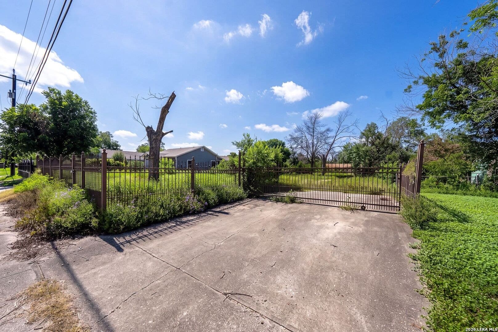 0.5 acres in Bexar County gallery image 4