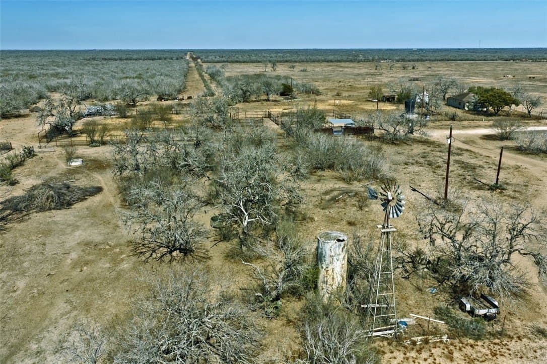 2,199.03 acres in Jim Wells County - photo 13