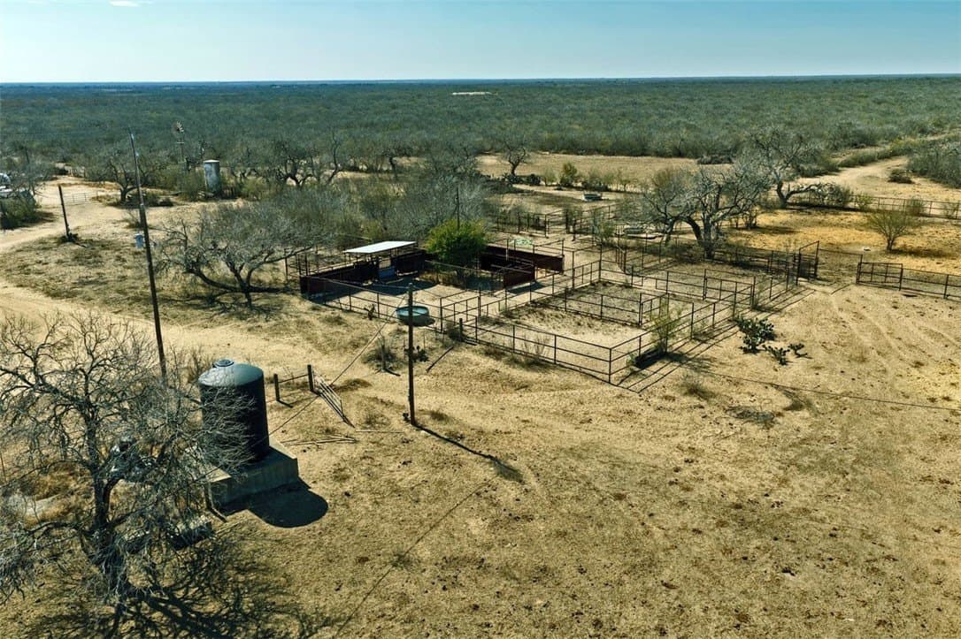 2,199.03 acres in Jim Wells County - photo 23