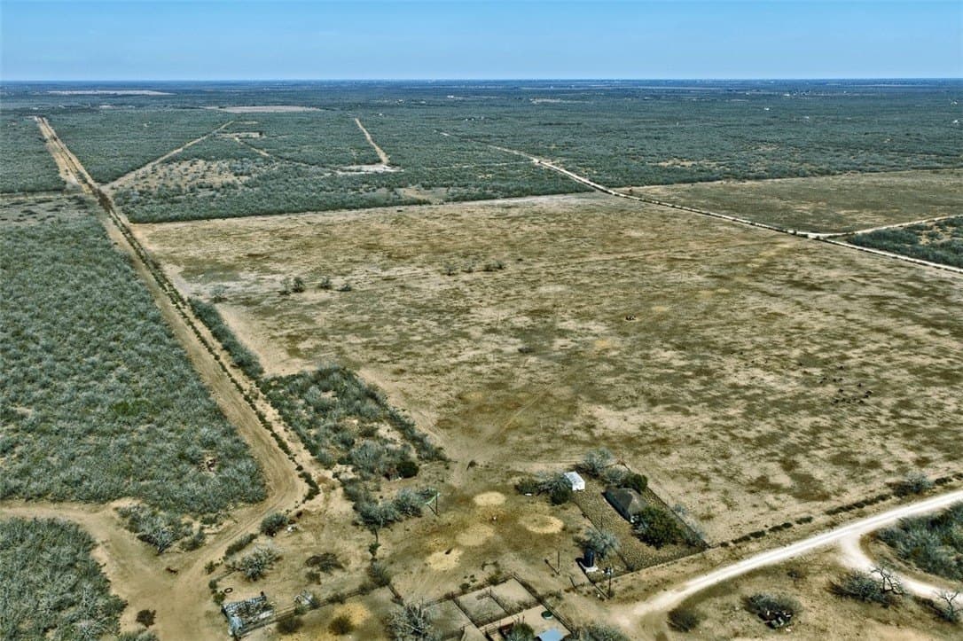2,199.03 acres in Jim Wells County - photo 14