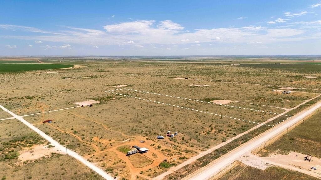 10.1 acres in Gaines County - photo 2