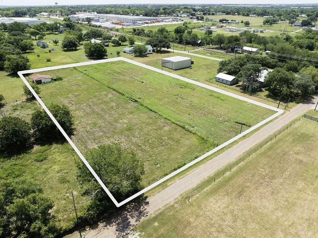 2.27 acres in Fayette County gallery image 2
