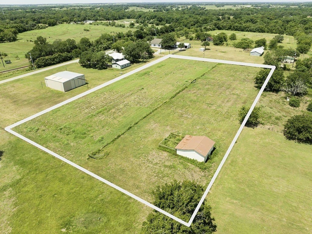 2.27 acres in Fayette County gallery image 3