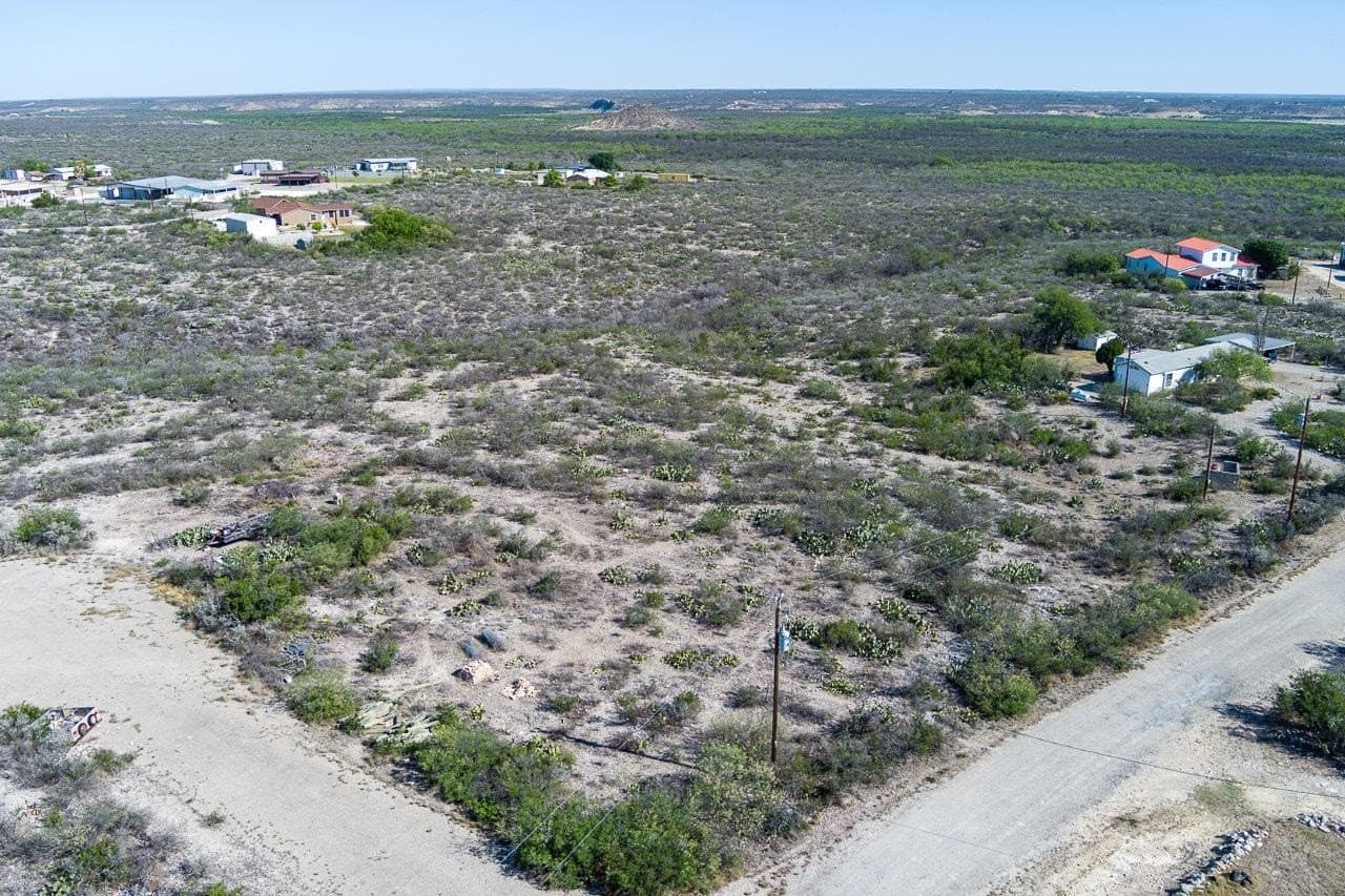 1.36 acres in Val Verde County gallery image 3