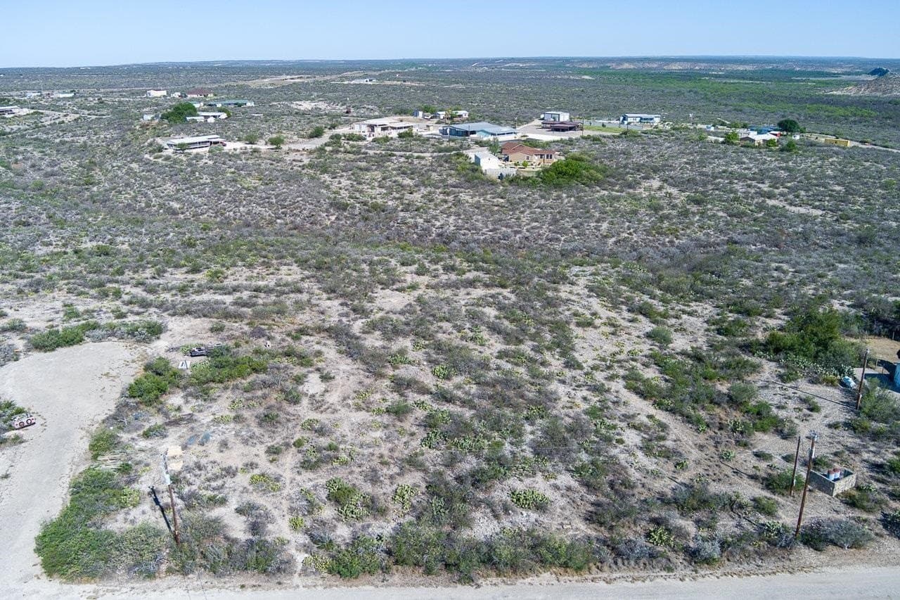 1.36 acres in Val Verde County gallery image 4